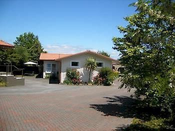 Dunrovin Motel Taupo Exterior photo