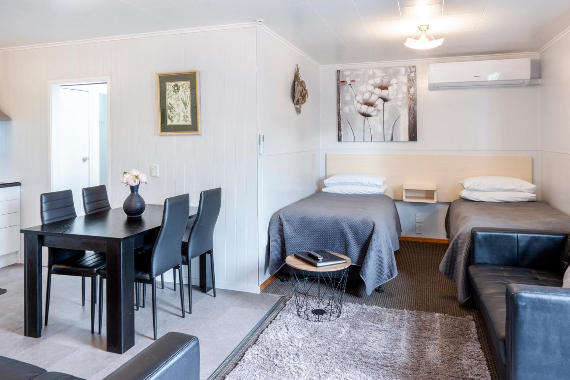 Dunrovin Motel Taupo Room photo