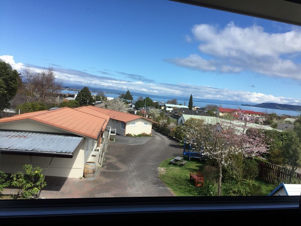 Dunrovin Motel Taupo Exterior photo