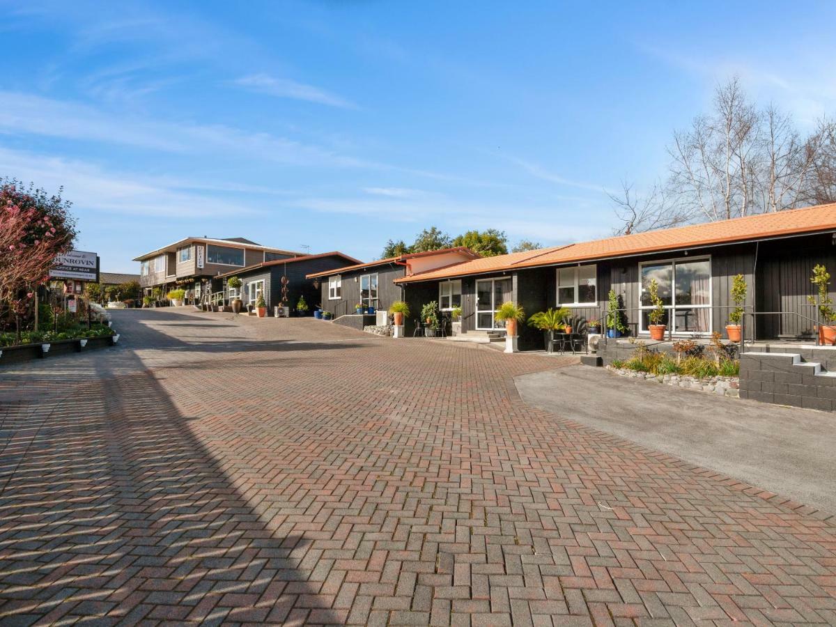 Dunrovin Motel Taupo Exterior photo